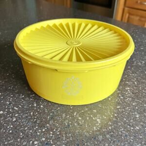 Vintage Tupperware Yellow Large Servalier Container # 1204-8 w/Lid 8 inches diam